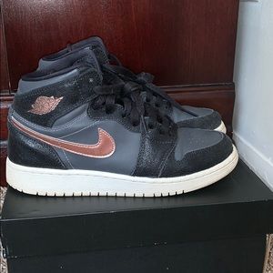 AIR JORDAN RETRO 1 HIGH BG